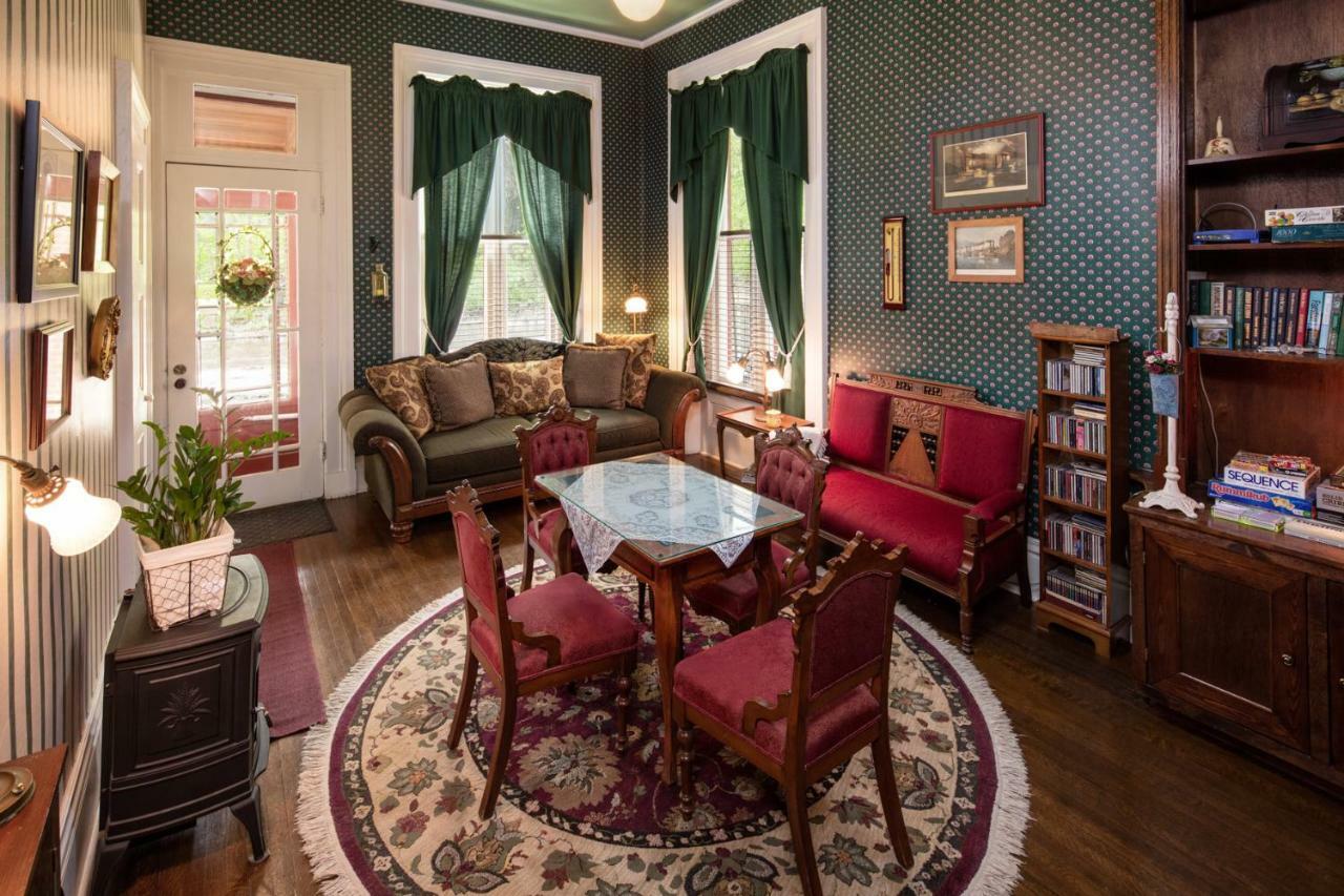 The Steamboat House Bed & Breakfast Galena Bagian luar foto